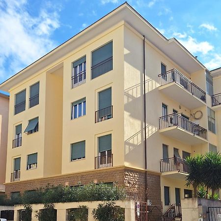 Faby & Fra Apartments Livorno Exterior photo